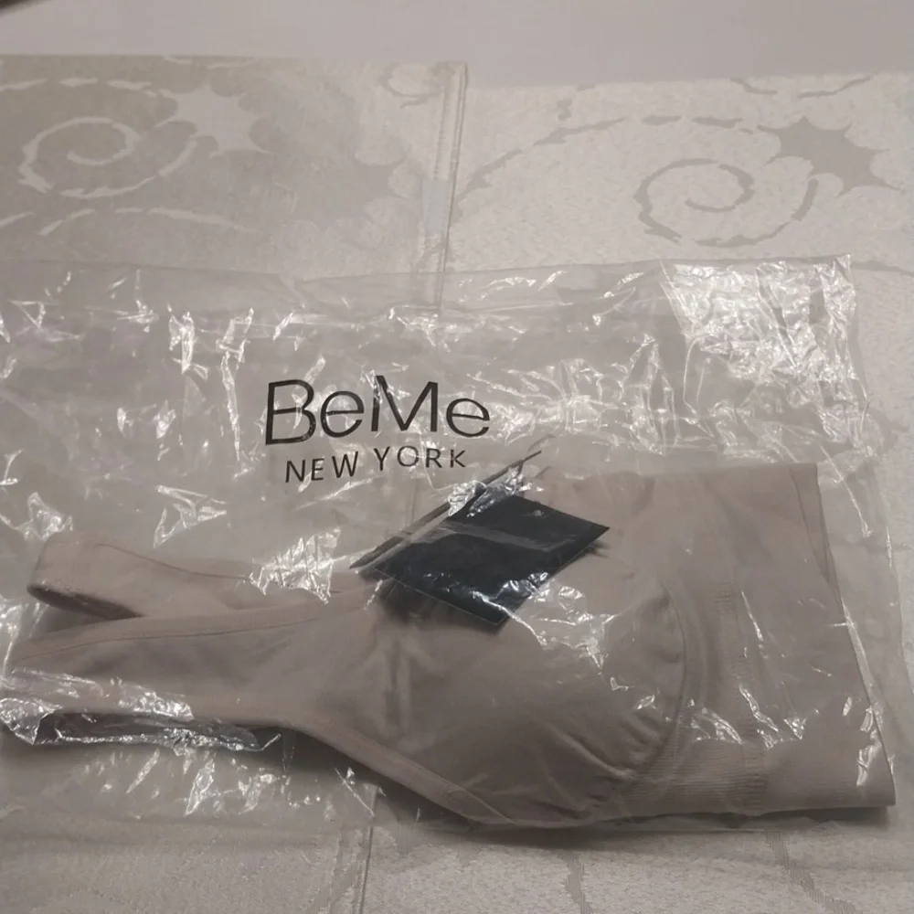 BeMe New York NWT Invisibles Relax Bra Size Small Nude Comfort‎ Seamless Tagless